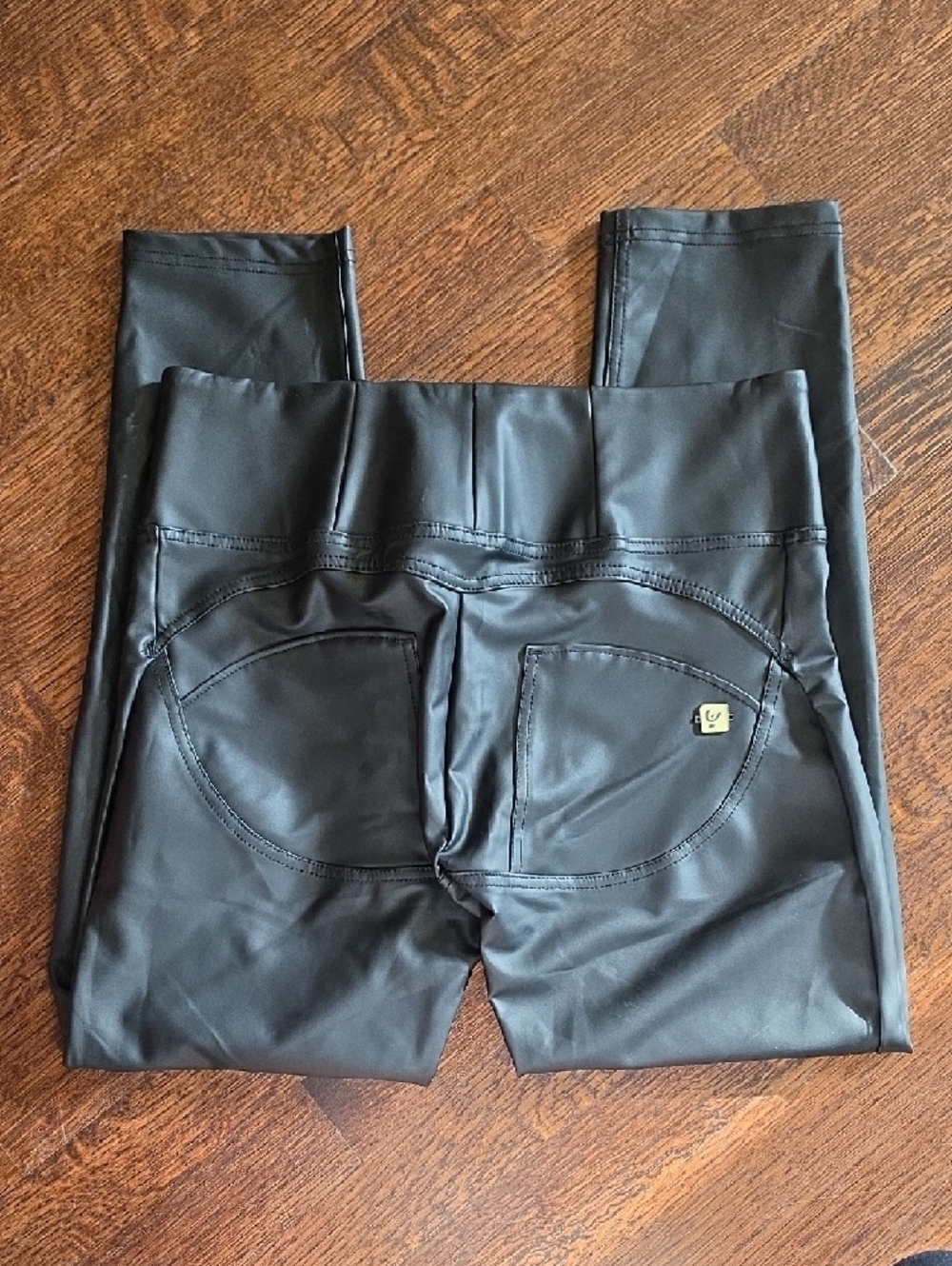 Freddy WRUP Black Faux Leather High Waisted Leggings 7/8 Length Size XL - Picture 8 of 11